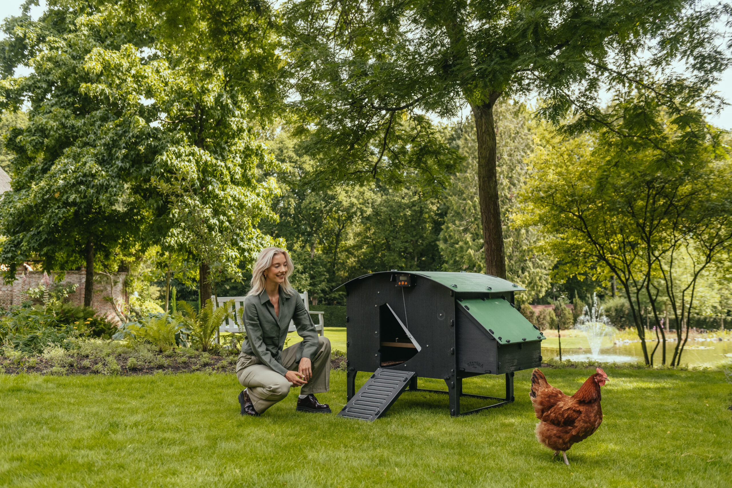 large-lodge-coop-by-nestera-taylor-made-poultry